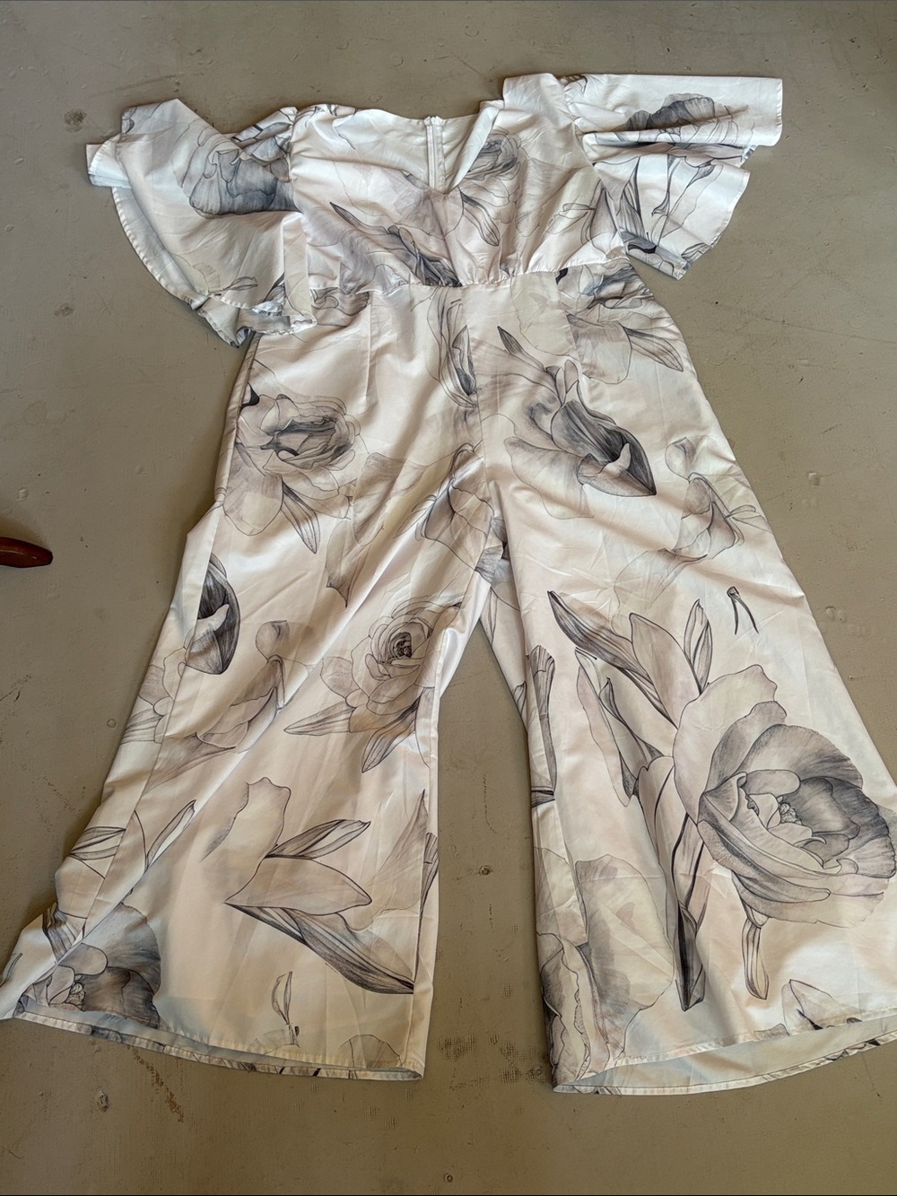 Light Cream Floral V-Neck Wide-Leg Jumpsuit - Picture 10 of 11